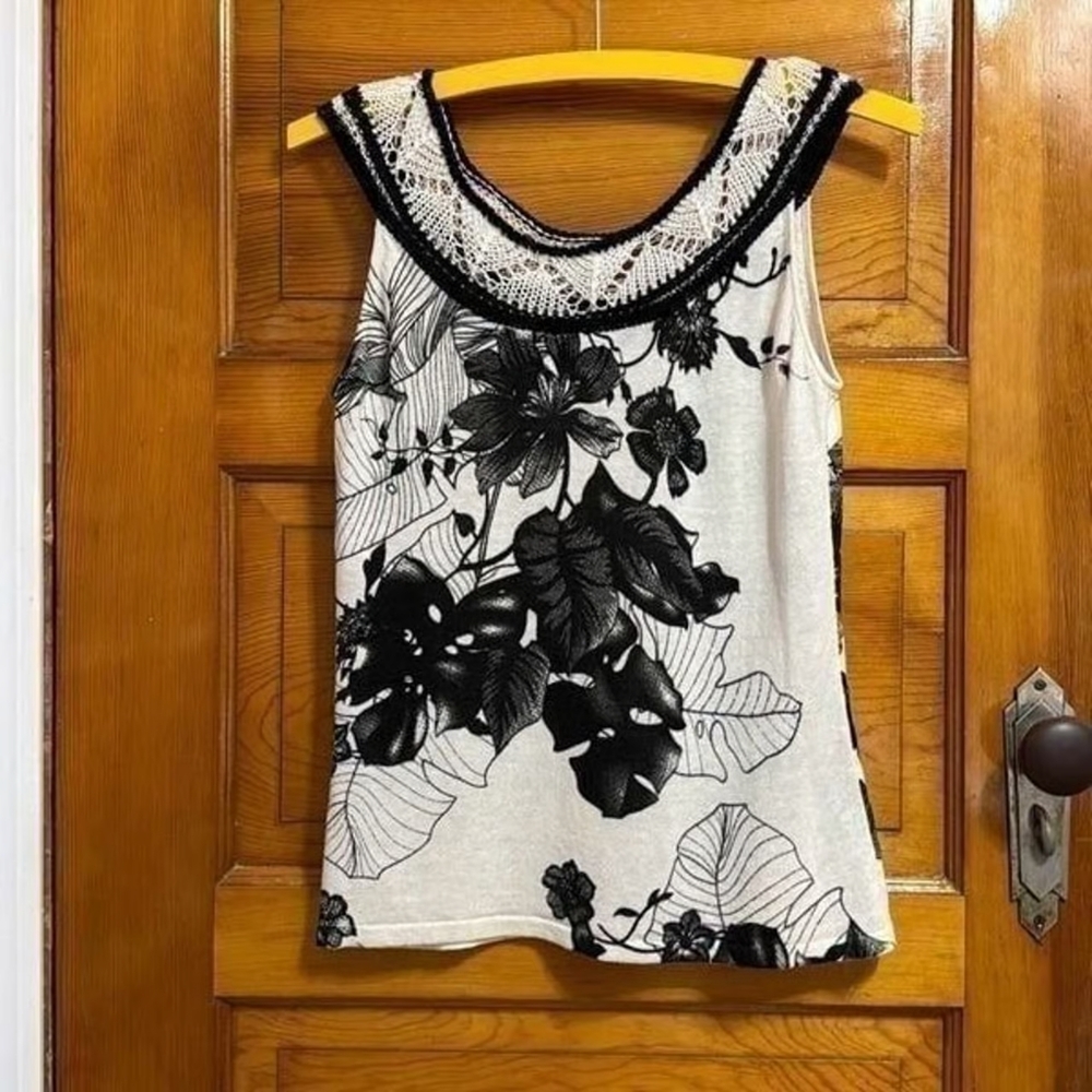 Black and White Fitted Floral Tank Top